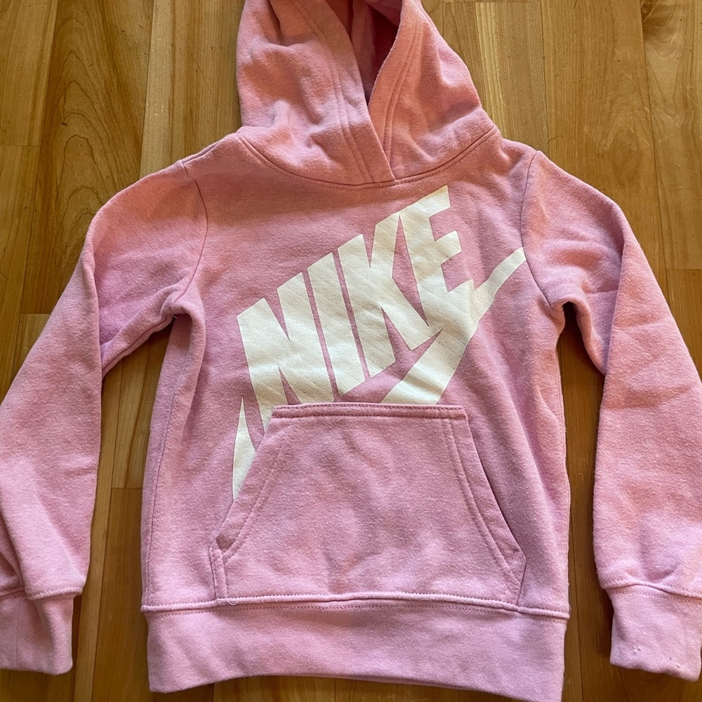 Toddler pink Nike hooded sweatshirt: XS (4T)